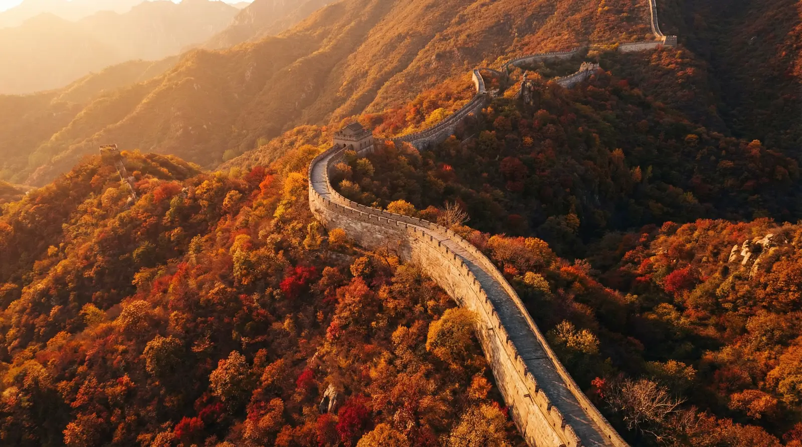 刘国梁出任新职务 秋日长城航拍全景